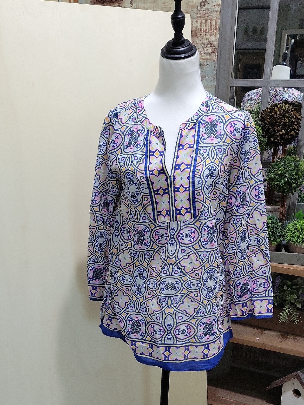 Talbots Geometric Print Split V-Neck Tunic Womens M, 3/4 Sleeves, Cotton